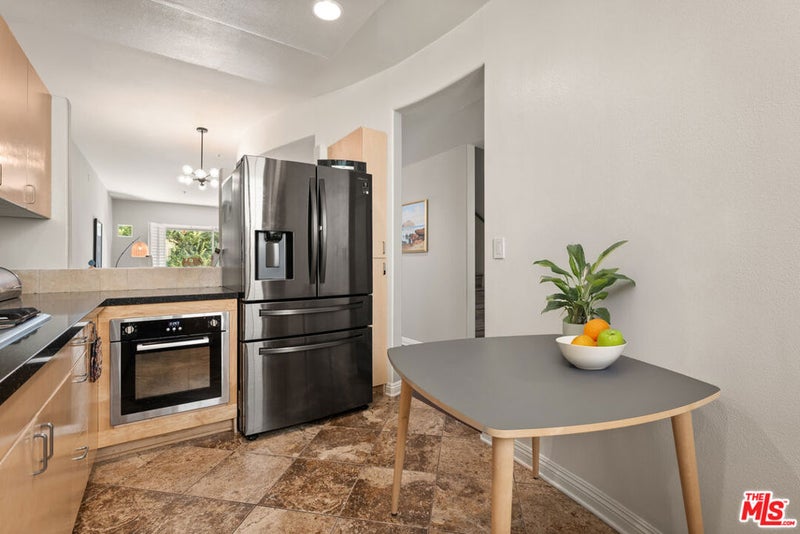 5350 Sepulveda Boulevard 7