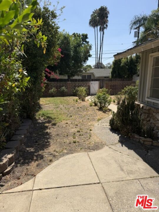 5136 Noble Avenue