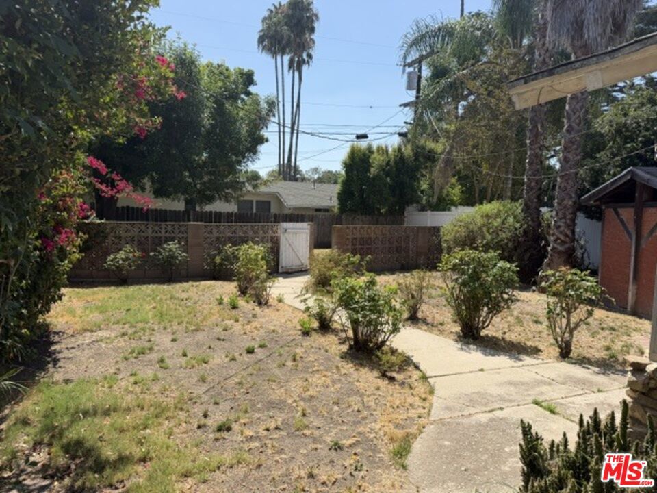 5136 Noble Avenue