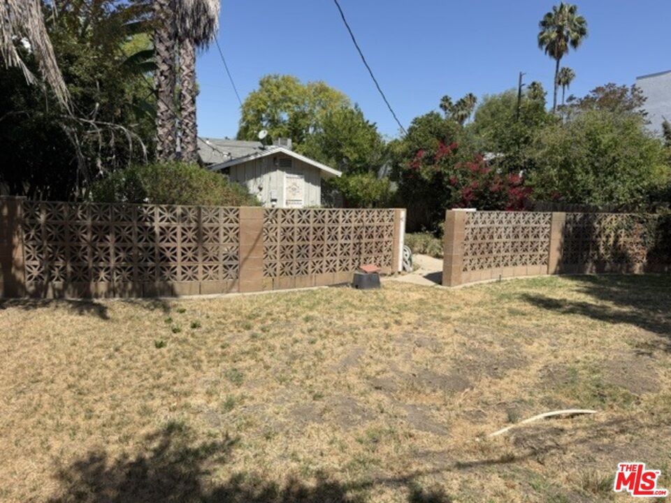 5136 Noble Avenue