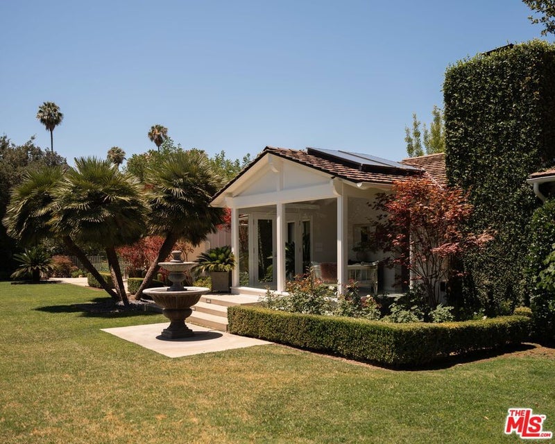 880 Canterbury Road
