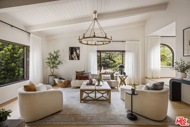 2426 Cazaux Place, Los Angeles