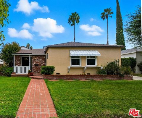 5430 Geyser Avenue Tarzana CA 91356