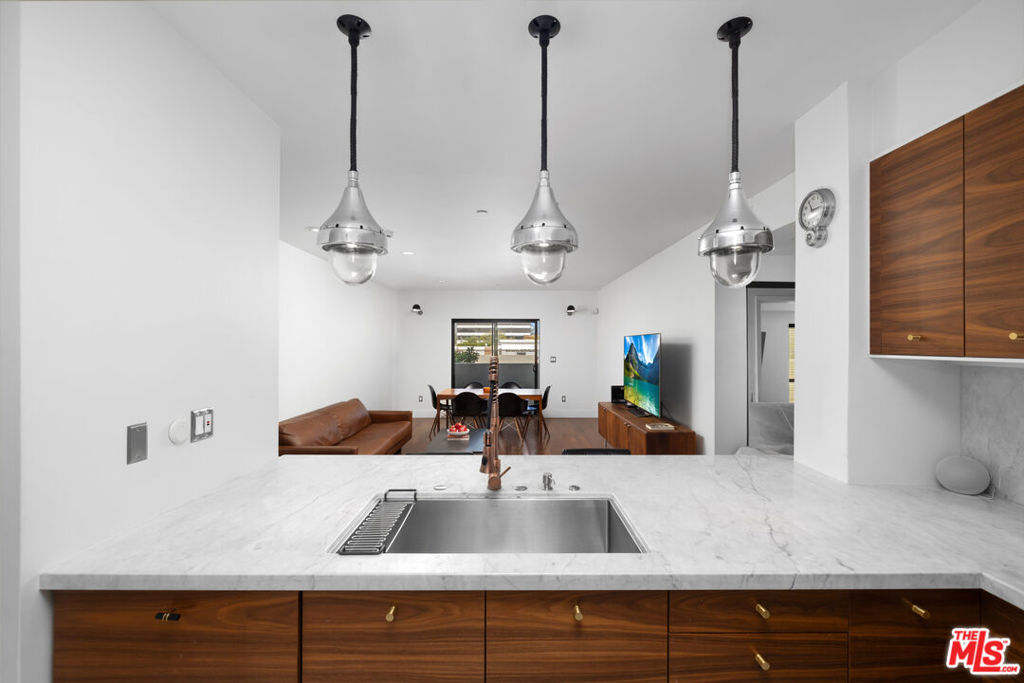 159 W Green Street 304A