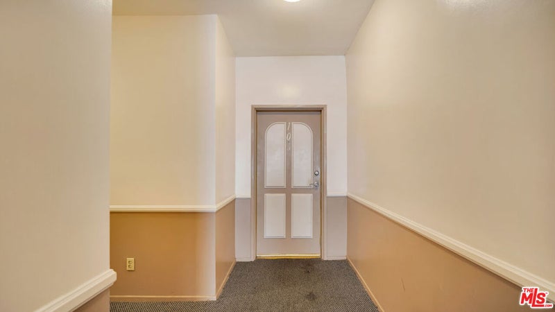 13920 Moorpark Street 106