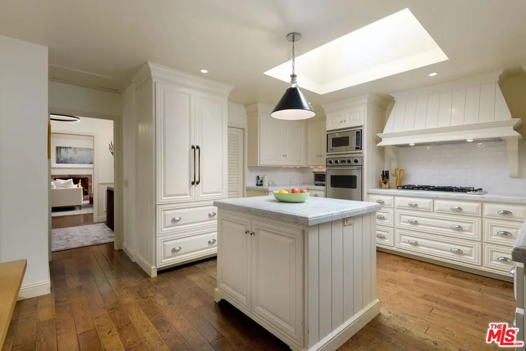 Santa Barbara, California 93108, United States, 5 Bedrooms Bedrooms, ,5 BathroomsBathrooms,Residential,Active,164883