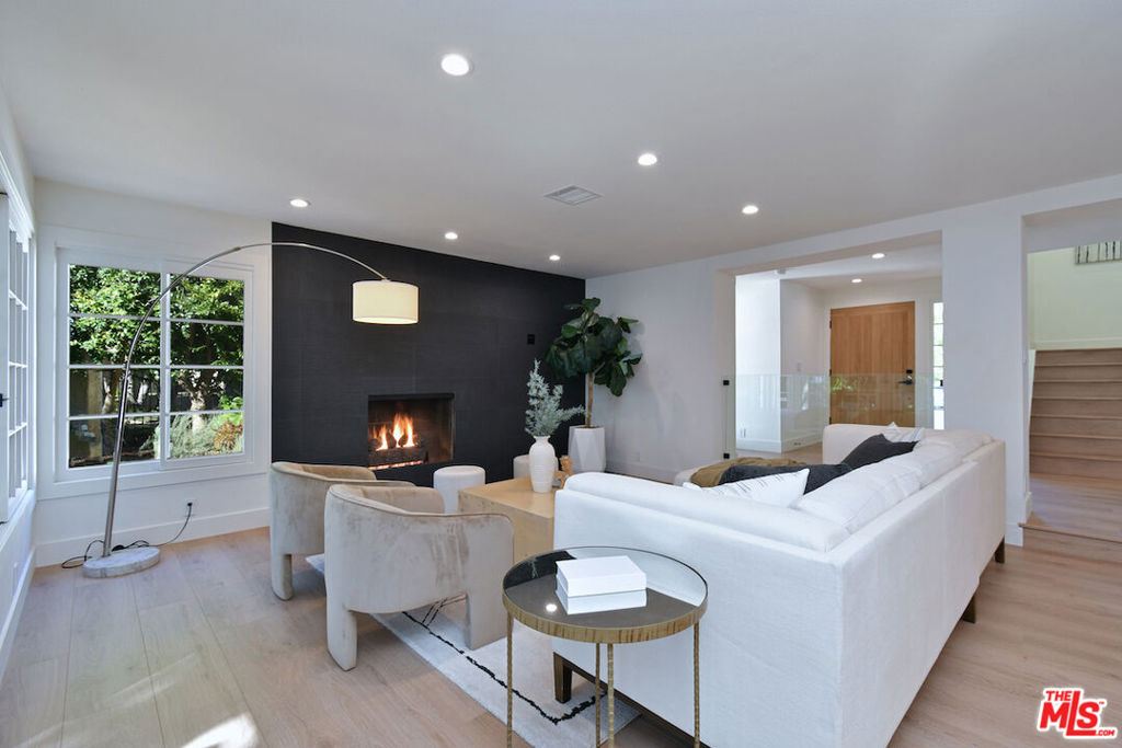 1677 Plum Hollow Circle