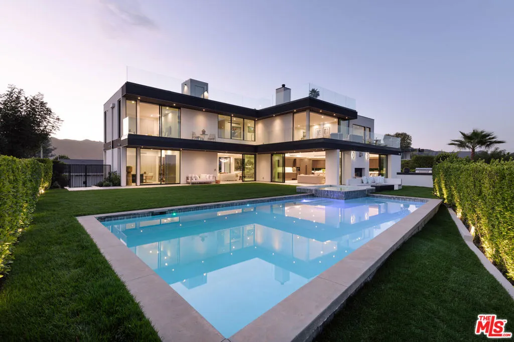 Los Angeles, California 90049, United States, 5 Bedrooms Bedrooms, ,6 BathroomsBathrooms,Residential,Active,222966