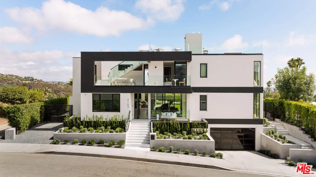 Los Angeles, California 90049, United States, 5 Bedrooms Bedrooms, ,6 BathroomsBathrooms,Residential,Active,222966