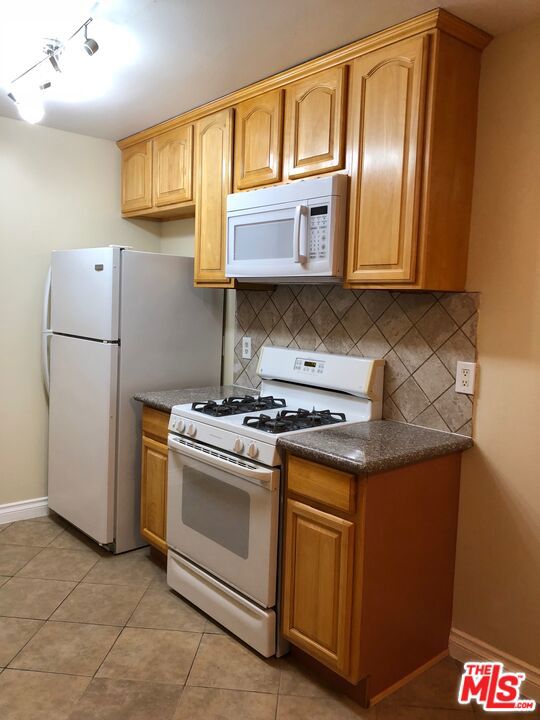 10901 Laurel Canyon Boulevard 301