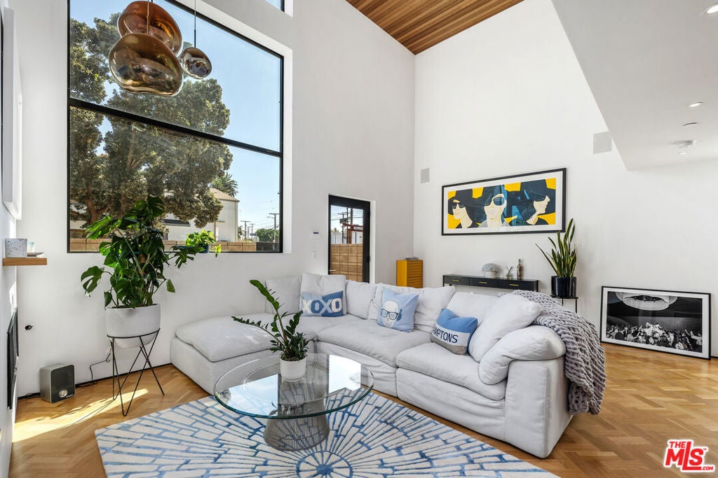 303 Windward Avenue