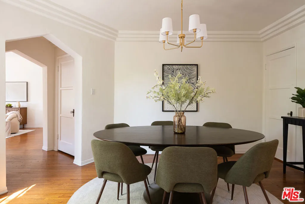 Los Angeles, California 90024, United States, 4 Bedrooms Bedrooms, ,2 BathroomsBathrooms,Residential,Active,213246