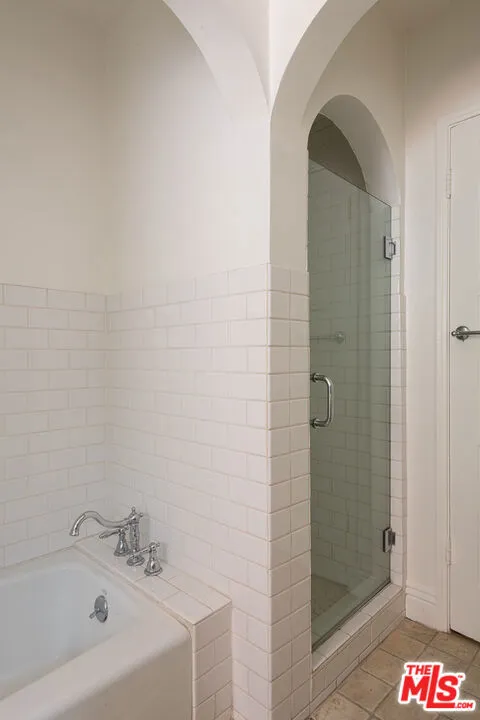 Los Angeles, California 90024, United States, 4 Bedrooms Bedrooms, ,2 BathroomsBathrooms,Residential,Active,213246