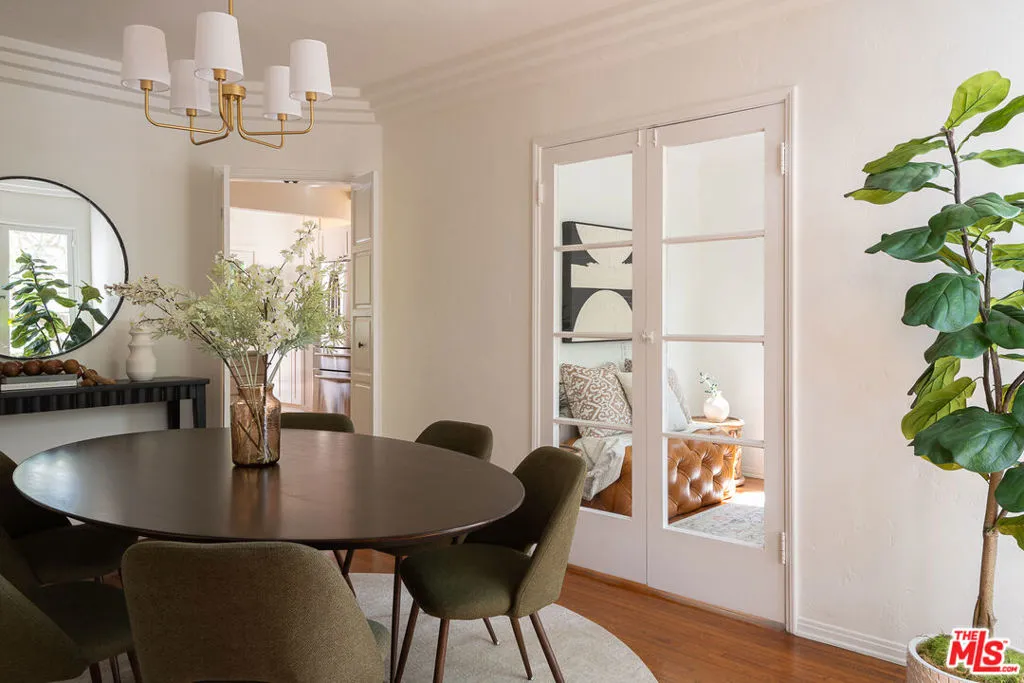 Los Angeles, California 90024, United States, 4 Bedrooms Bedrooms, ,2 BathroomsBathrooms,Residential,Active,213246