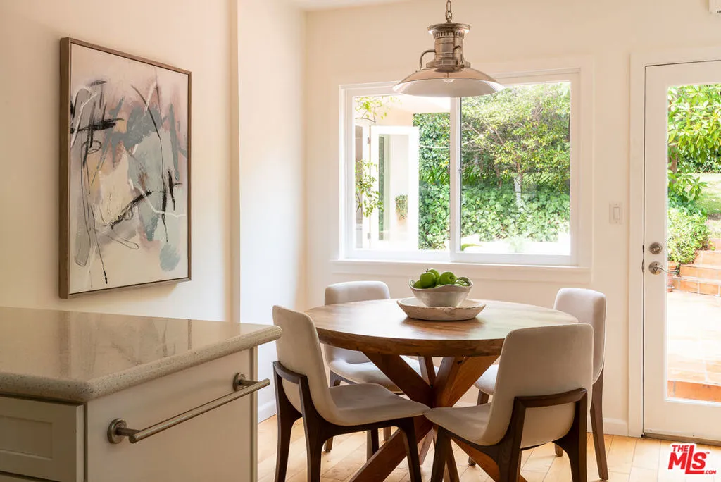 Los Angeles, California 90024, United States, 4 Bedrooms Bedrooms, ,2 BathroomsBathrooms,Residential,Active,213246