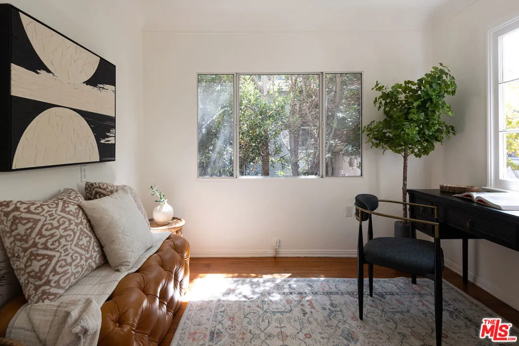 Los Angeles, California 90024, United States, 4 Bedrooms Bedrooms, ,2 BathroomsBathrooms,Residential,Active,213246