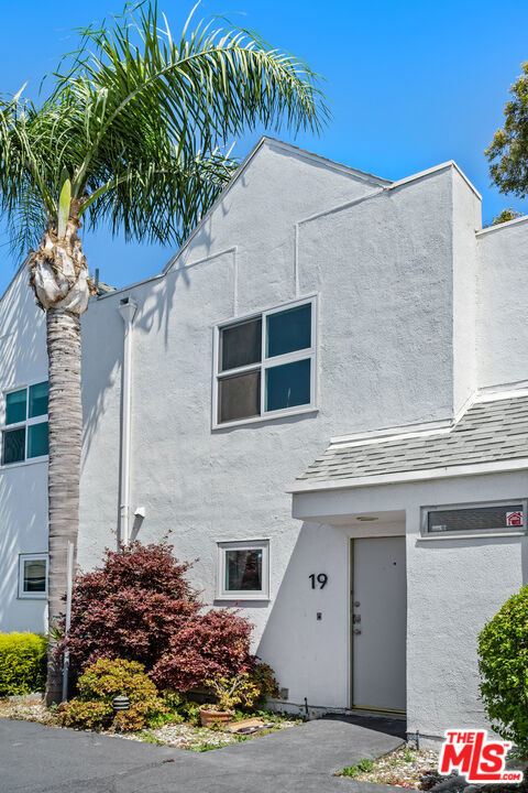 28711 Pacific Coast Highway 19