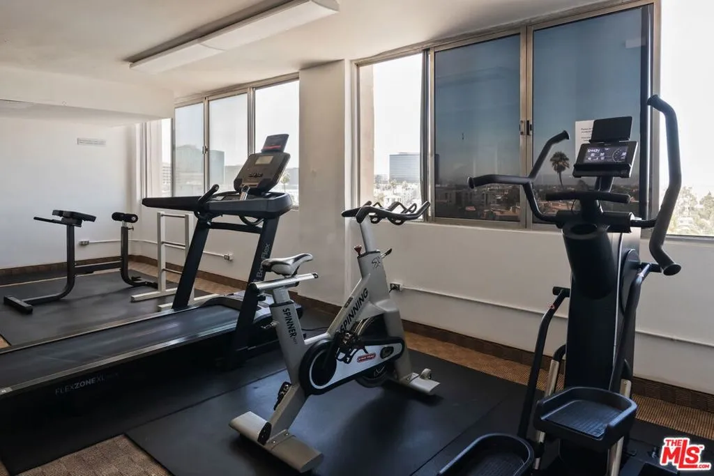 Los Angeles, California 90057, United States, 1 Bedroom Bedrooms, ,1 BathroomBathrooms,Residential,Active,226880