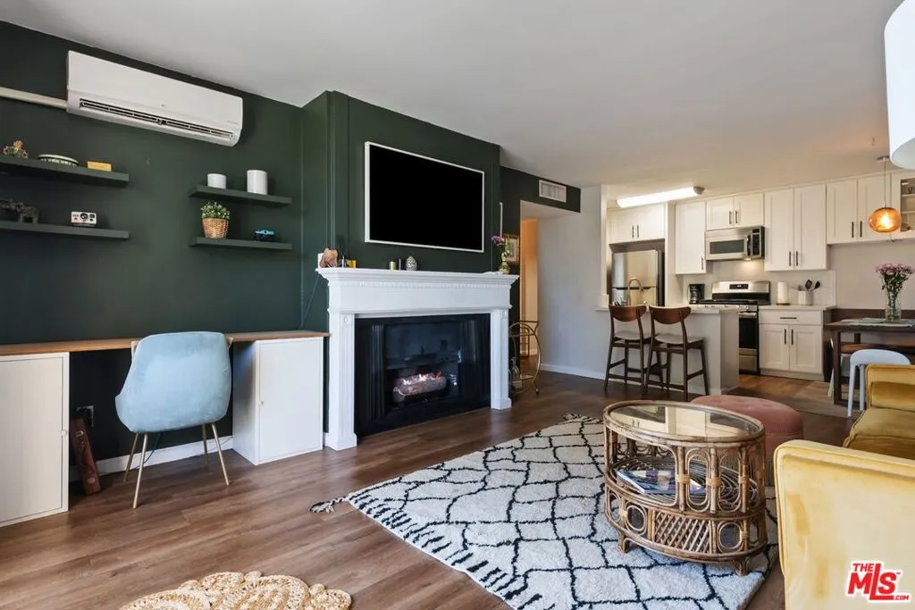 Los Angeles, California 90057, United States, 1 Bedroom Bedrooms, ,1 BathroomBathrooms,Residential,Active,226880