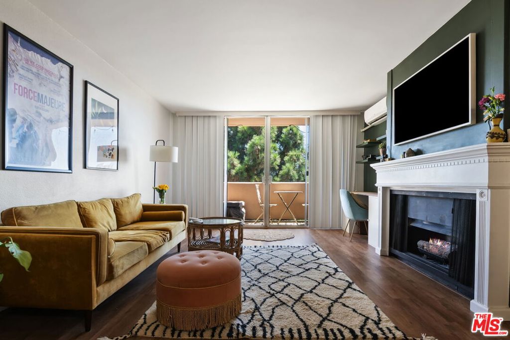421 S La Fayette Park Place 702