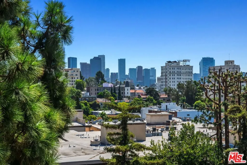 Los Angeles, California 90057, United States, 1 Bedroom Bedrooms, ,1 BathroomBathrooms,Residential,Active,226880