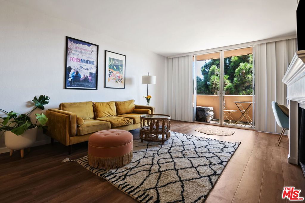 421 S La Fayette Park Place 702
