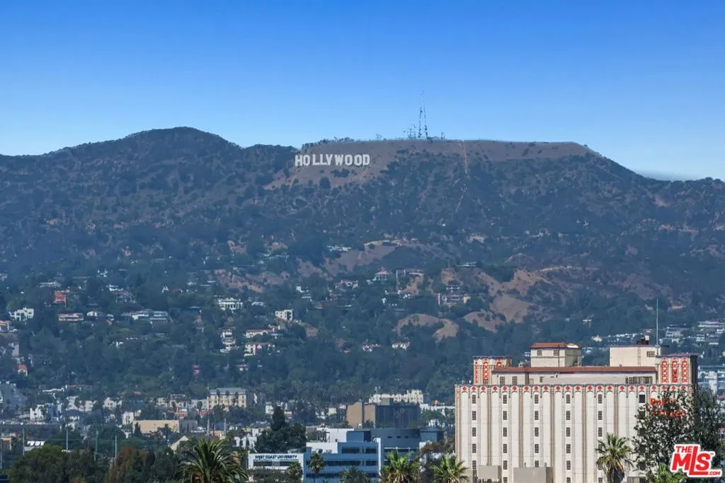 Los Angeles, California 90057, United States, 1 Bedroom Bedrooms, ,1 BathroomBathrooms,Residential,Active,226880