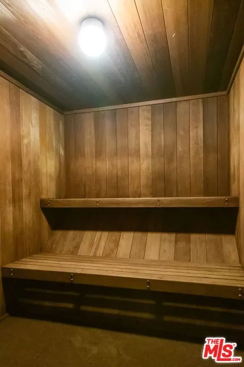 Los Angeles, California 90057, United States, 1 Bedroom Bedrooms, ,1 BathroomBathrooms,Residential,Active,226880