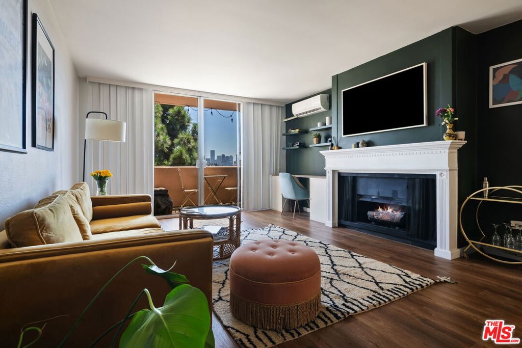 421 S La Fayette Park Place 702