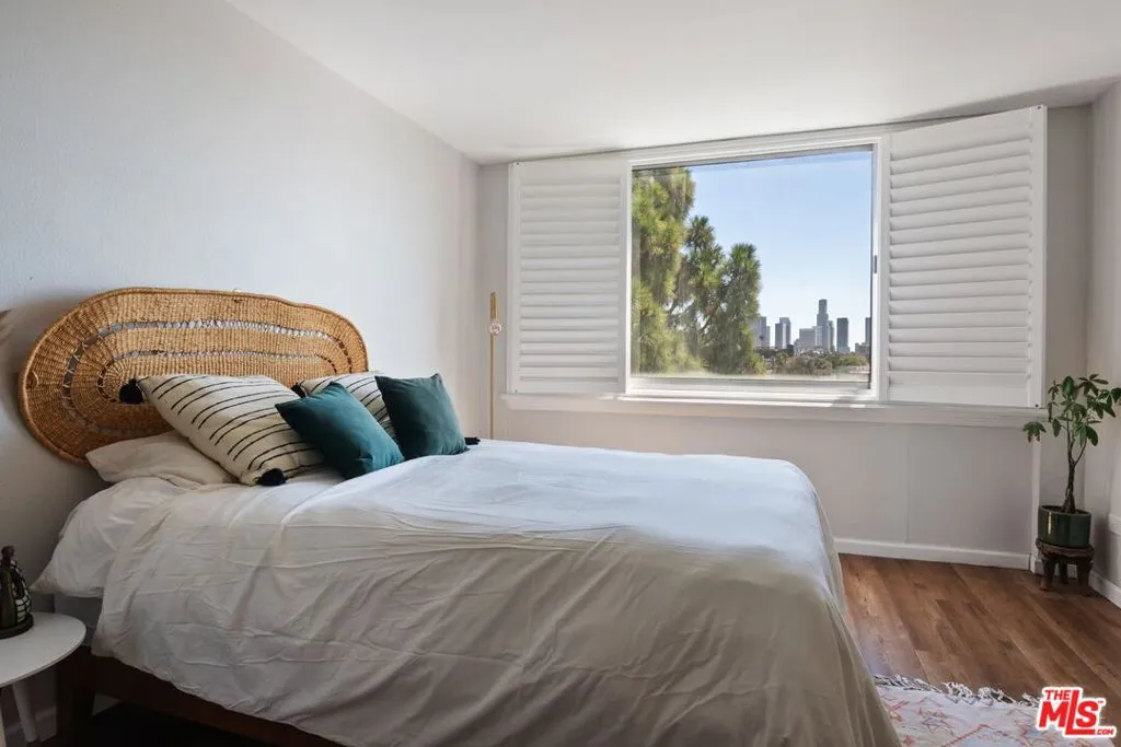 Los Angeles, California 90057, United States, 1 Bedroom Bedrooms, ,1 BathroomBathrooms,Residential,Active,226880