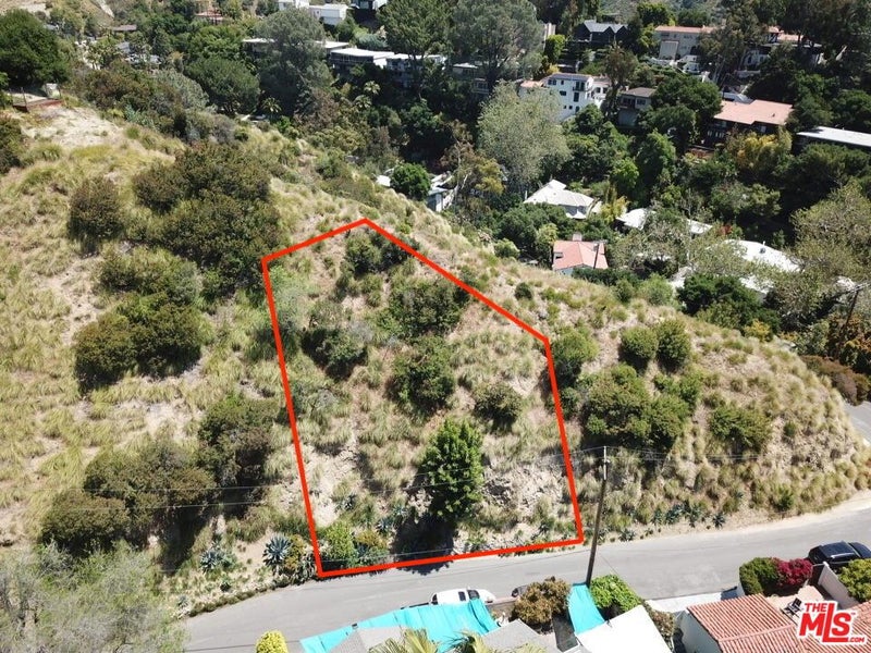 6053 Rodgerton Drive