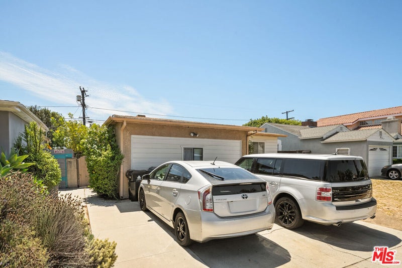 5852 Compass Drive