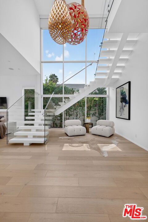 6356 W 5th Street