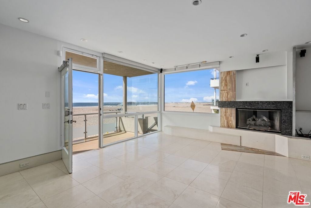 6 Eastwind Street 110