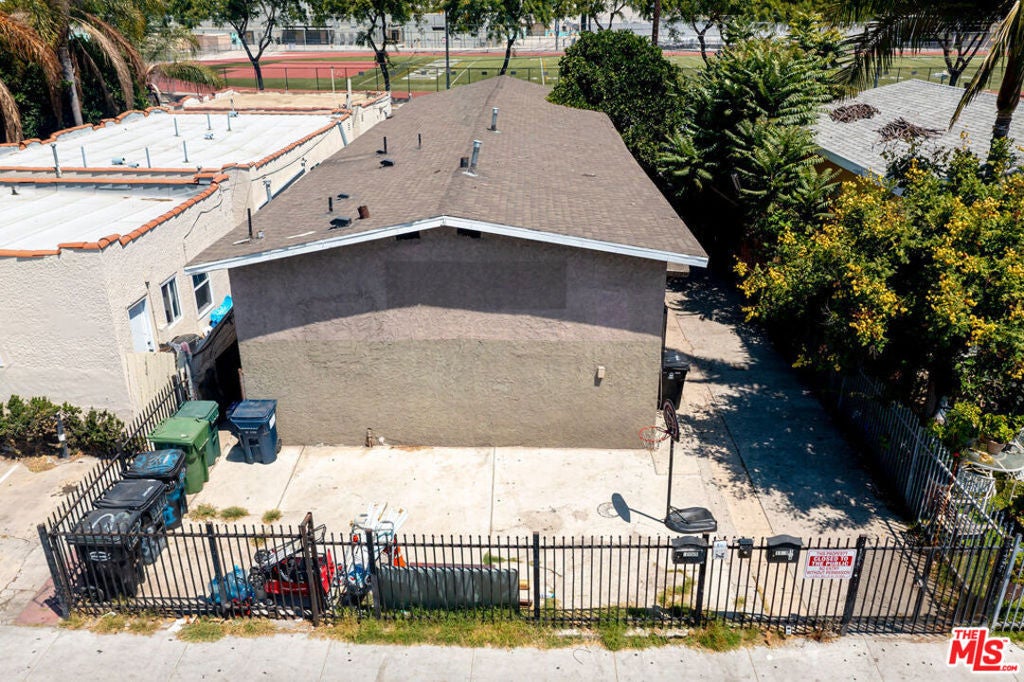 1159 E 64th Street