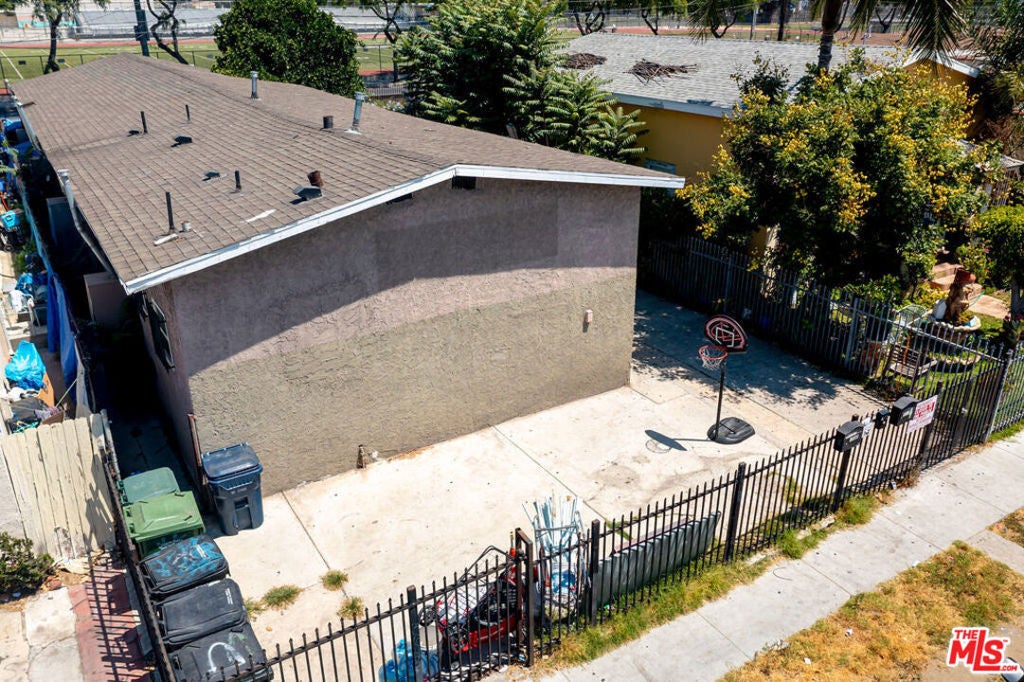 1159 E 64th Street