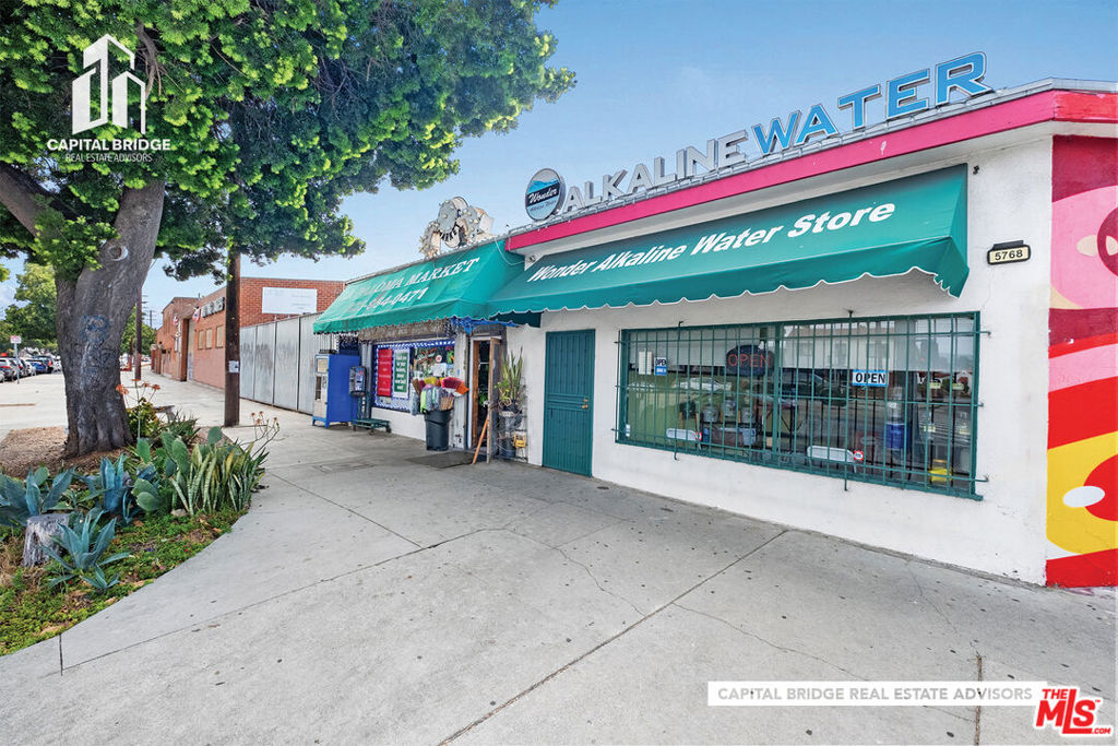 5766 Venice Boulevard