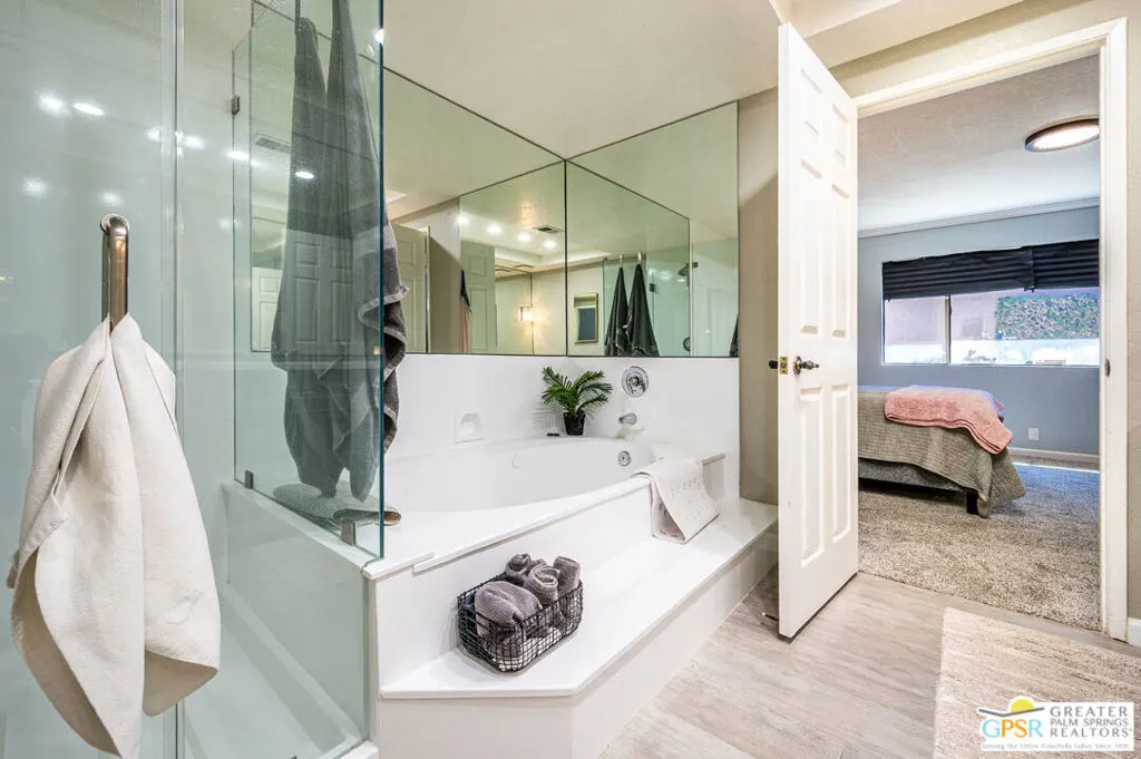 Palm Desert, California 92260, United States, 3 Bedrooms Bedrooms, ,2 BathroomsBathrooms,Residential,Active,218134