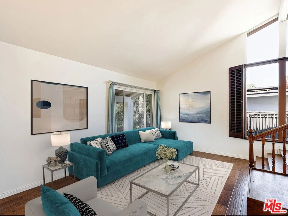 1096 Stoneshead Court