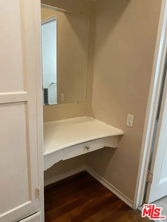 Los Angeles, California 90024, United States, ,1 BathroomBathrooms,Residential,Active,172931