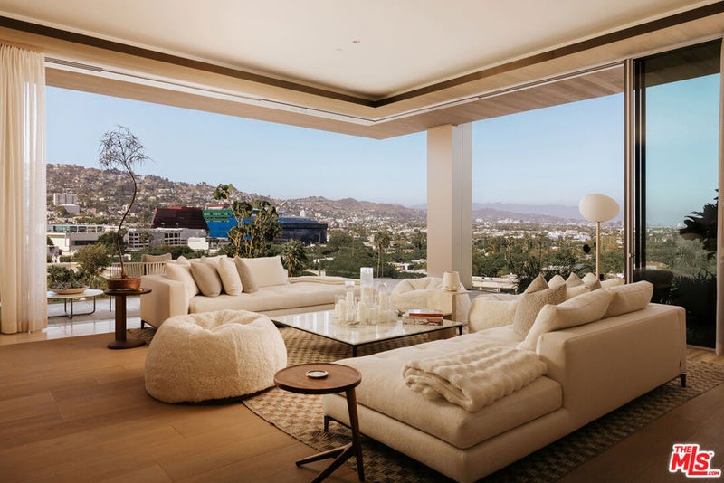 8899 Beverly Boulevard 8B