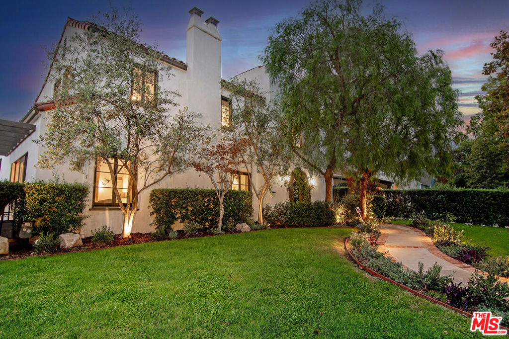 501 N Cahuenga Boulevard