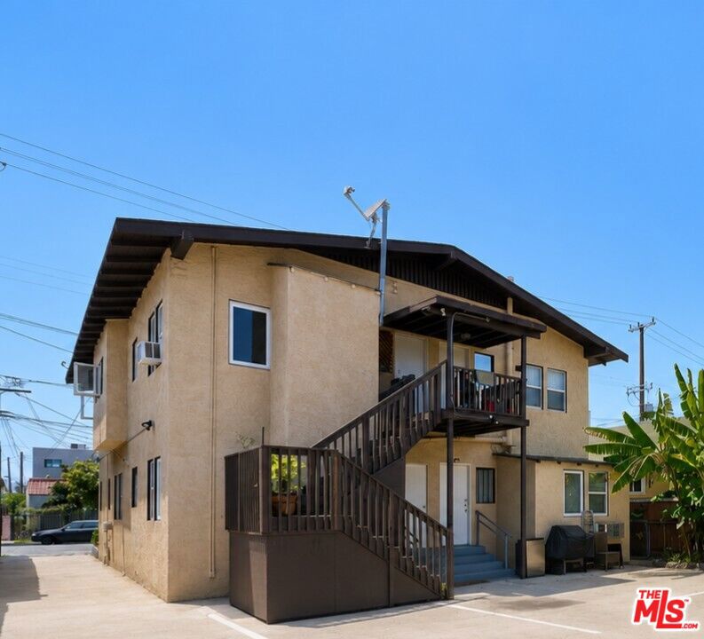 1242 S Kingsley Drive
