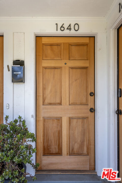 1640 S Gramercy Place