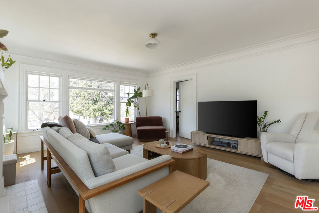 1640 S Gramercy Place