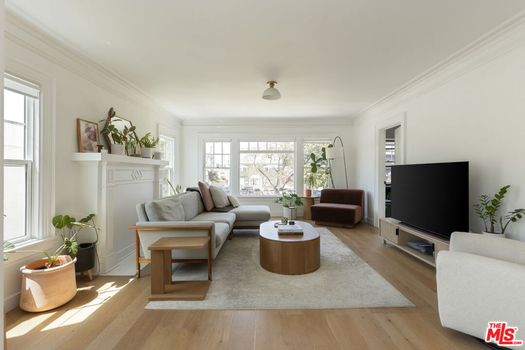 1640 S Gramercy Place