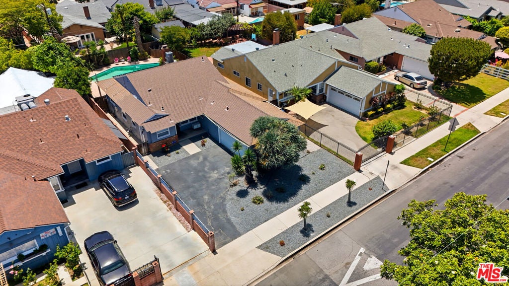 14718 Hart Street