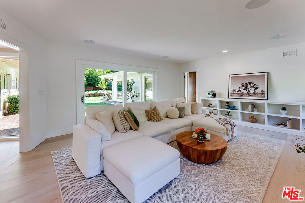 3600 Loadstone Drive