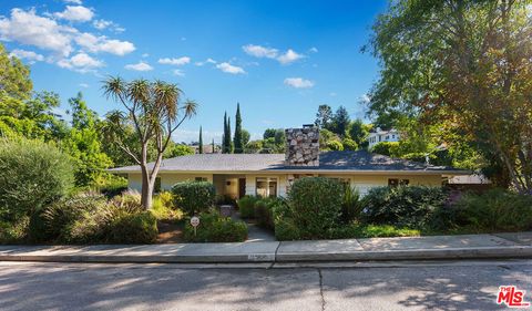 3600 Loadstone Drive Sherman Oaks CA 91403