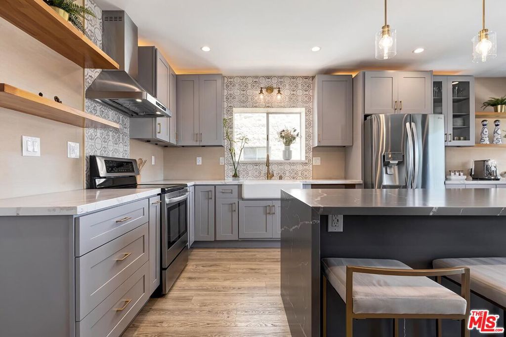 1115 S Elm Drive 401